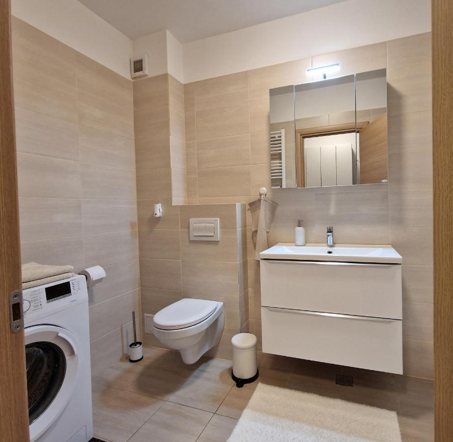Amazing Apartament With Garden Bucharest Airport Self Check-In!! Otopeni Exterior foto